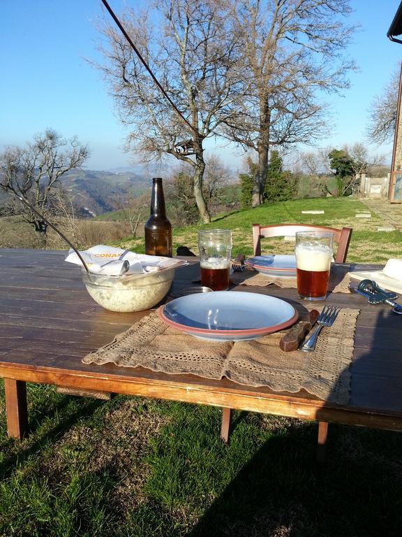 ウルビーノ Girfalco Country House Bed & Breakfast エクステリア 写真