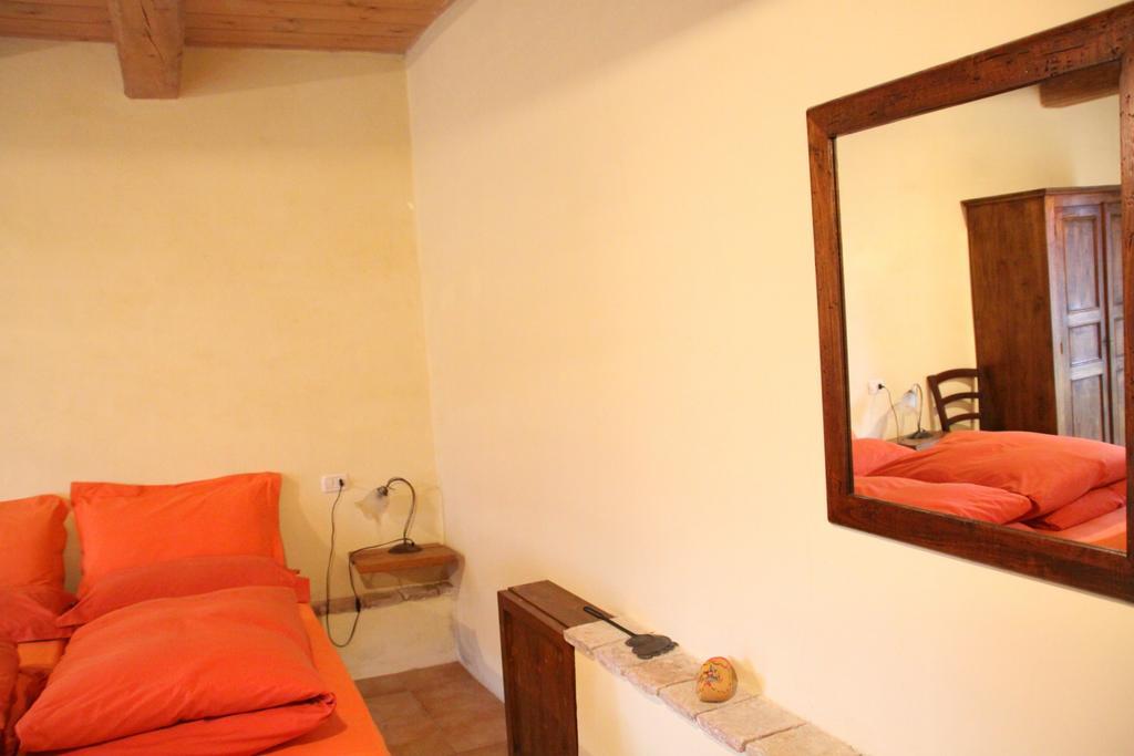 ウルビーノ Girfalco Country House Bed & Breakfast エクステリア 写真